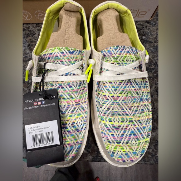 Hey Dude Wendy Playa Fiesta  Beach Party - Picture 1 of 6